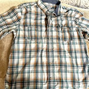 Size XL relaxed fit Carhartt pearl snap shirt